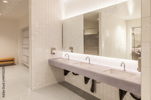 Obraz na plátne bathroom sinks