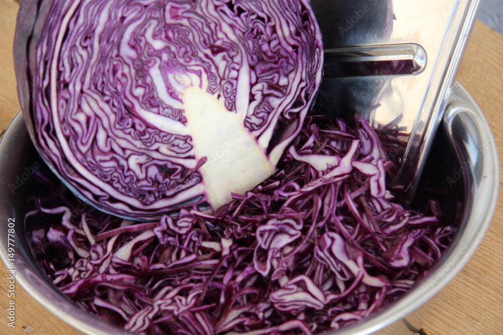 Obraz premium Rotkraut in Schüssel