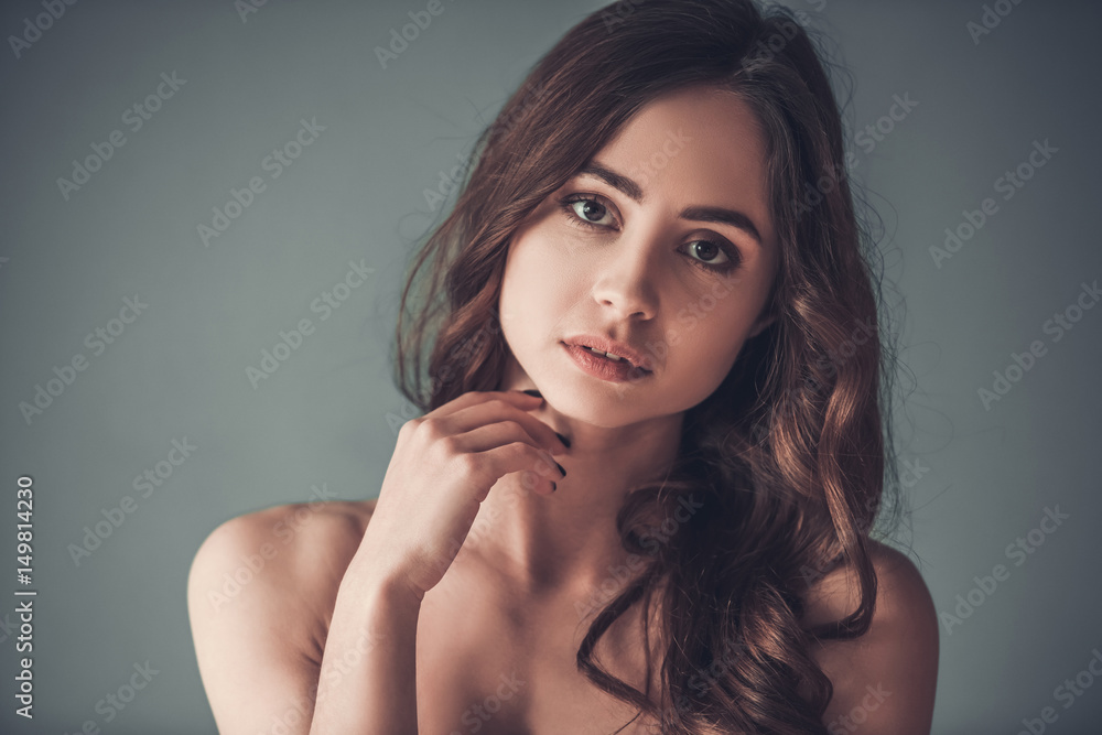 Naklejka premium Beautiful young girl