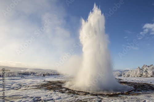 Fototapet Strokkur geyser in Iceland