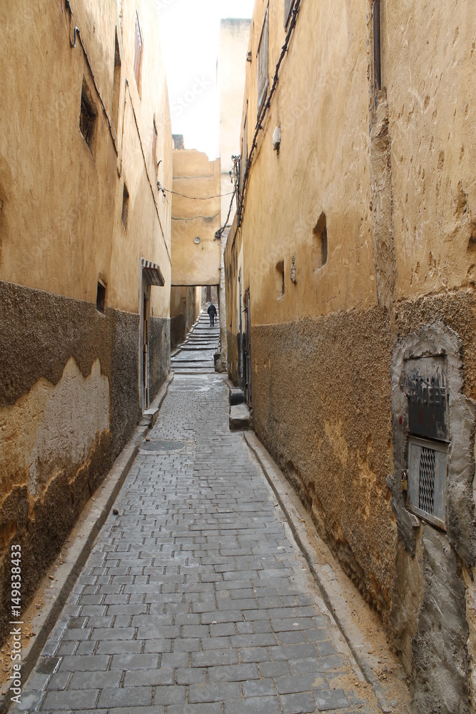 Street in the medina of Few in Morokko