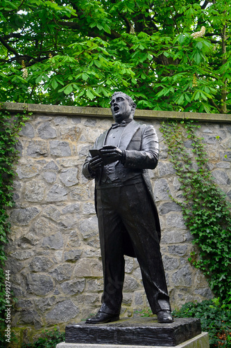 Statue of Tenor John McCormack az Iveagh Garden, Dublin, Ireland photo