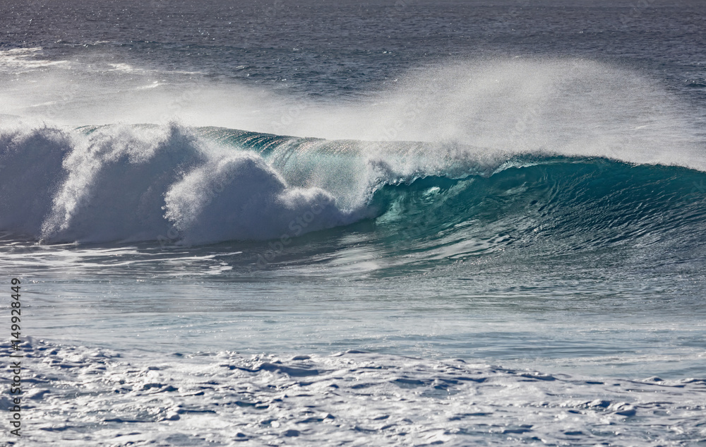 Fototapeta premium The ocean keep from rushing to the shore