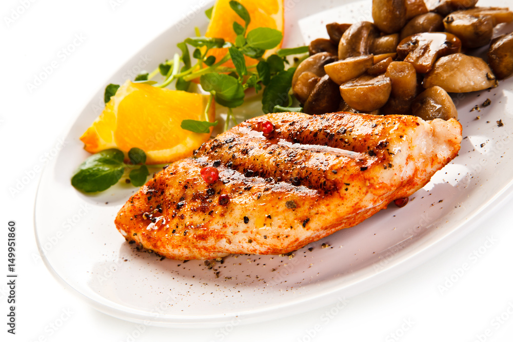 Grilled chicken fillet with mushrooms and oranges Grilled chicken fillet with mushrooms and oranges