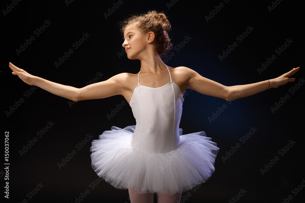 Fototapeta premium Ballet student exercising