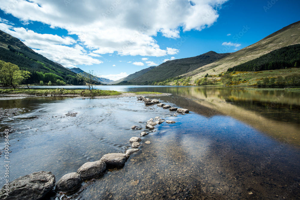 Obraz premium Stepping stones at Loch Doine