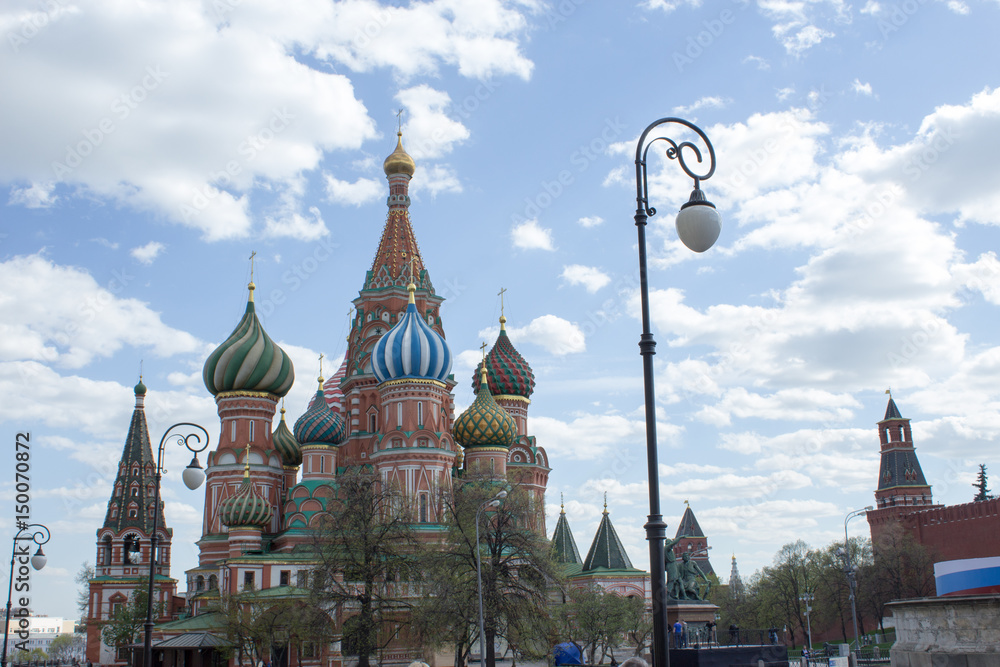 Fototapeta premium St. Basil's Cathedral against the blue sky