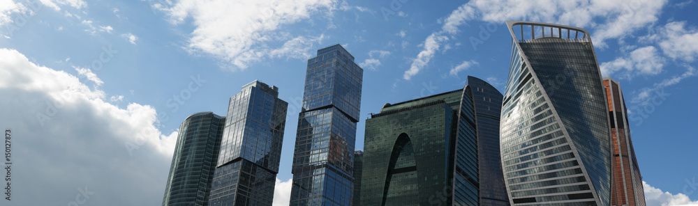 Naklejka premium Russia, 27/04/2017: lo skyline della Mosca moderna con i grattacieli del Centro di affari internazionali, noto anche come Moskva-City, un quartiere d'affari sul fiume Moscova