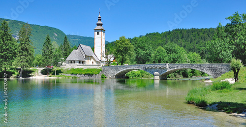 die Kirche Sveti Janez am Bohinjsee im Triglav Nationalpark,Slowenien photo