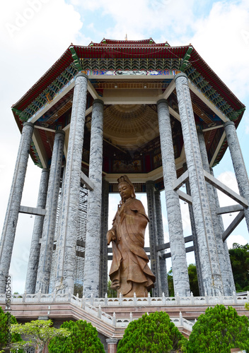 The statue of Guanyin at Kek Lok Si temple, Penang, Malaysia © ubonwanu