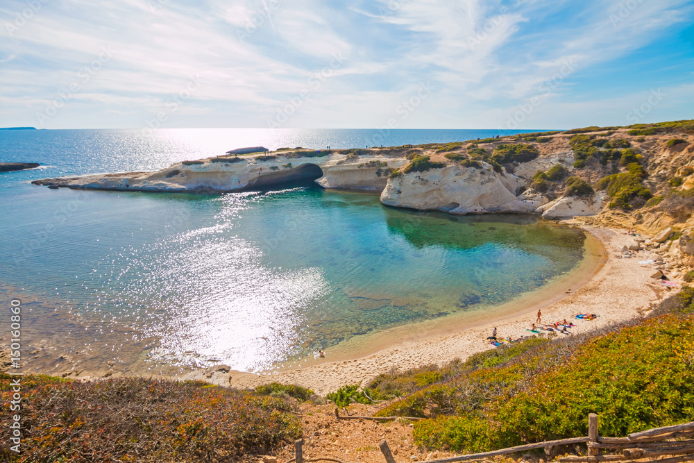 Obraz premium Limestone rock with arch, S`Archittu di Santa Caterina in Oristano Province, Sardinia, Italy