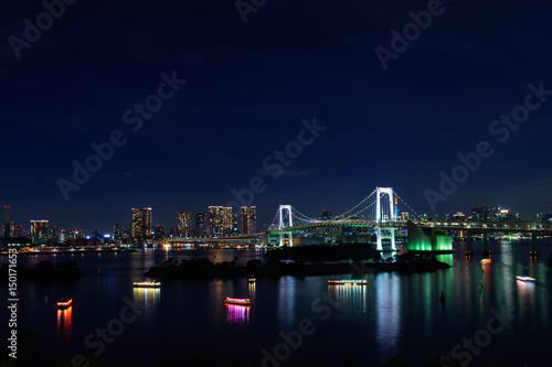 東京 お台場 東京ベイエリアの夜景とレインボーブリッジ