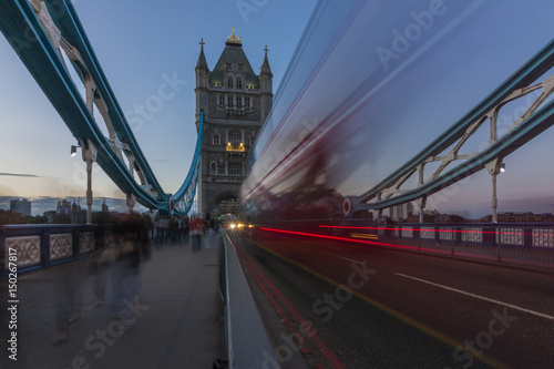 Fototapeta Naklejka Na Ścianę i Meble -  Tower Bridge Traffic