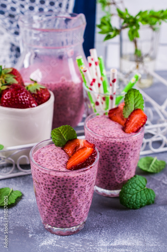 Smoothies with chia seeds