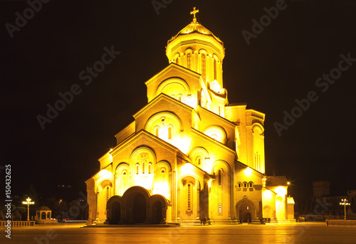 Собор Святой Троицы (Цминда Самеба) - главный кафедральный собор Грузинской православной церкви. Тбилиси, Грузия