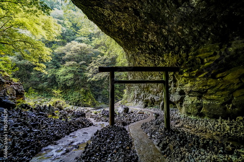 天安河原　 洞窟