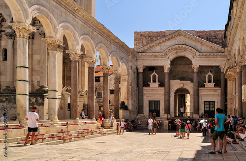 Peristyl des Diokletianspalastes, UNESCO Weltkulturerbe, Split, Mitteldalmatien, Kroatien photo