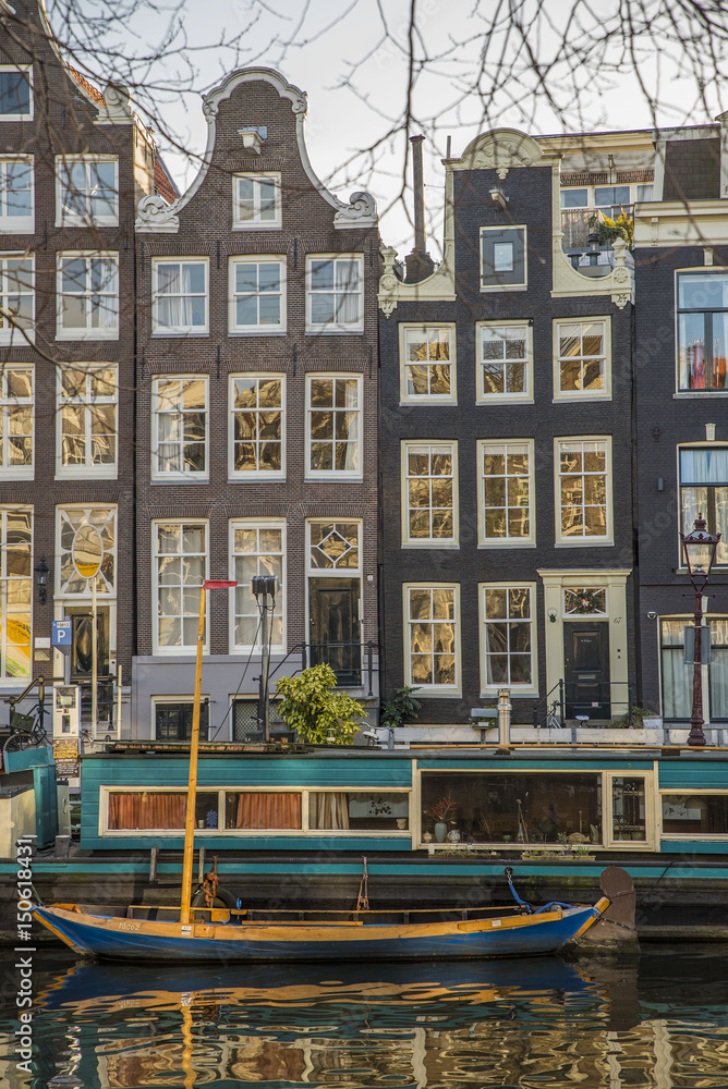 Obraz premium Costruzioni tra i canali di Amsterdam