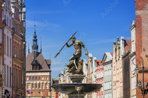 Cuadro en lienzo Fountain of the Neptune in old town of Gdansk, Poland