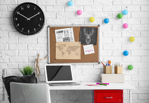 Comfortable work space in b...