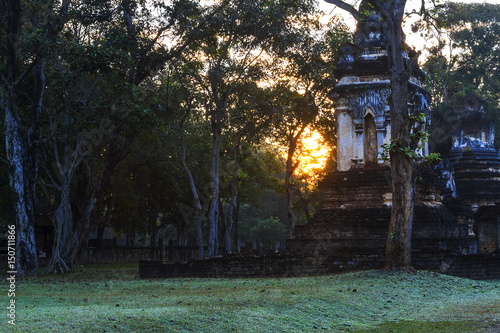 Wat Chedi Chet Thaeo and sunrise photo