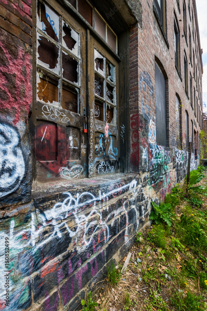 Naklejka premium Railroads in Brattleboro, Vermont covered in Vandalism
