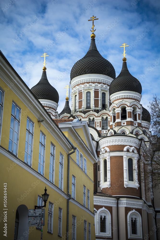 Obraz premium Tallinn orthodox cathedral in medieval old town