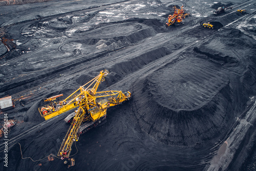 Fototapet Coal mining at an open pit