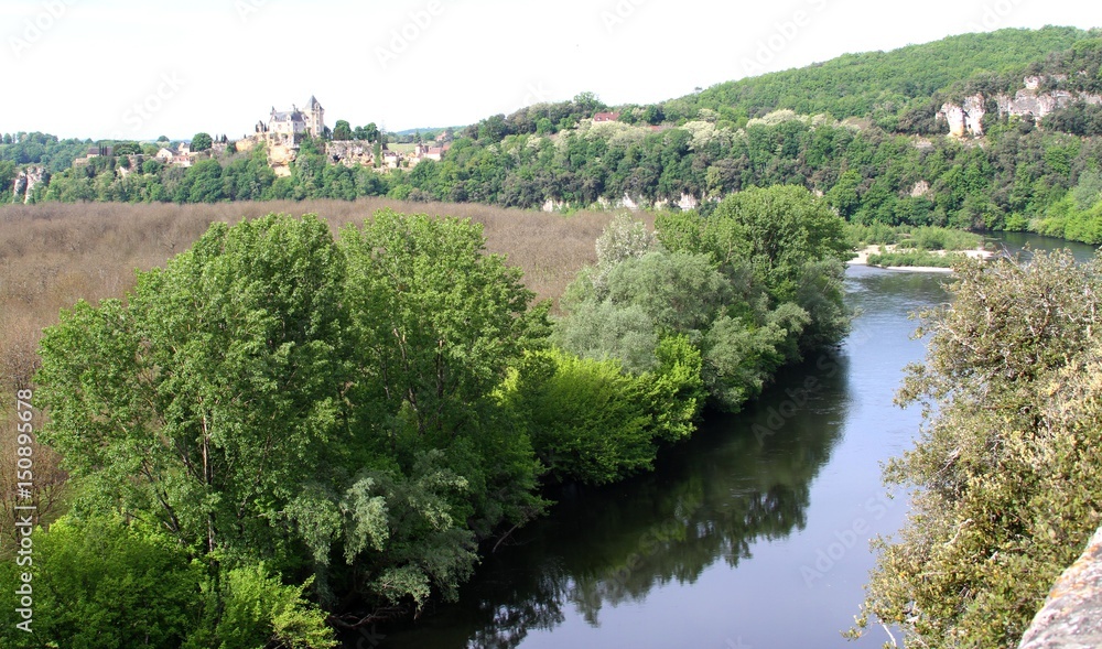 le château de Montfort à Vitrac, vallée de la Dordogne