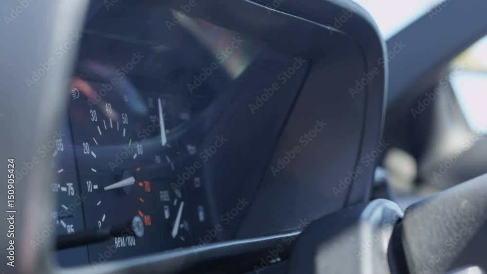 engine rev makes rpms jump in tachometer close up Stock ビデオ Adobe Stock