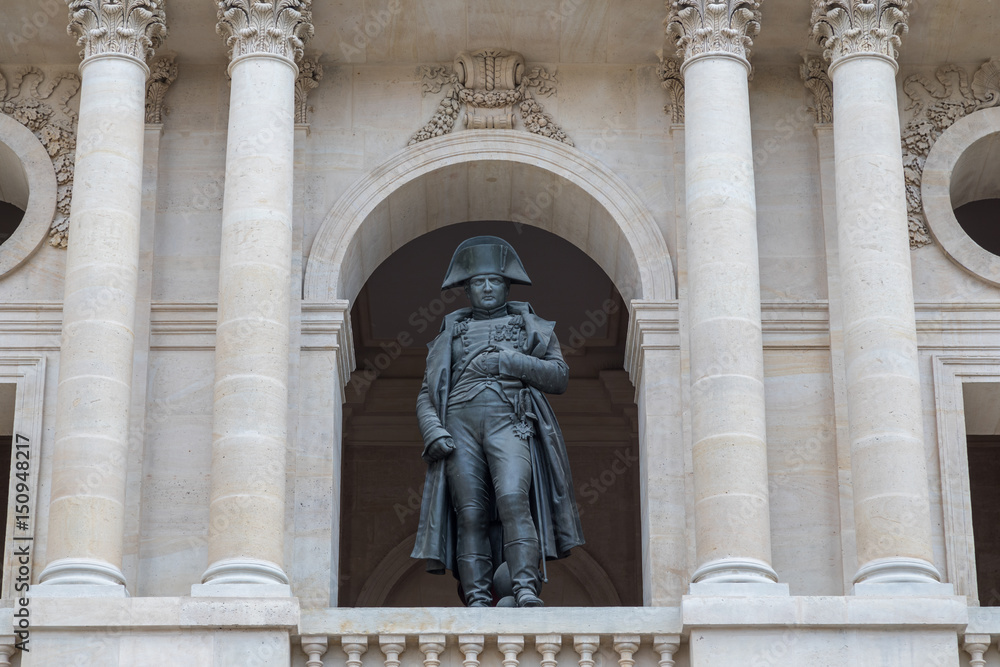 Naklejka premium Statue of Napoleon Bonaparte in Hotel des Invalides