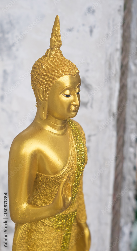 Buddha statute in the attitude of persuading the relatives not to quarrel