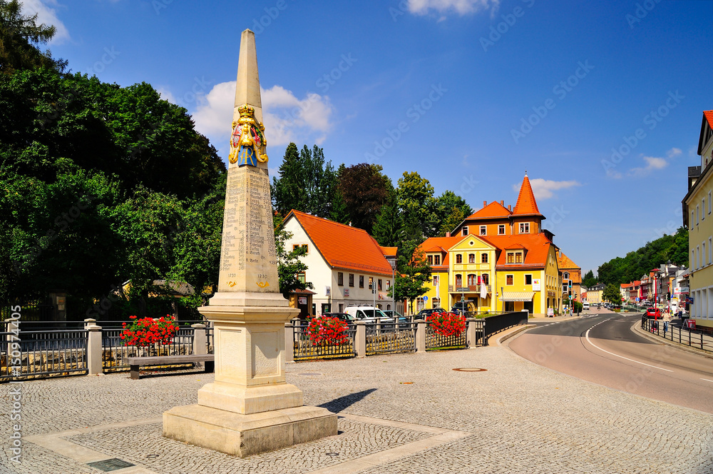 Schloss- und Postmeilensäule, am Schloitzbach, Schloitzbachtal, Tharandt, Landkreis Sächsische Schweiz-Osterzgebirge, Sachsen, Deutschland