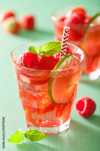 summer strawberry raspberry lemonade with lime and mint