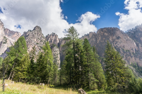 Montagne della Vallunga, Ortisei, Val Gardena, Dolomiti, Italia photo