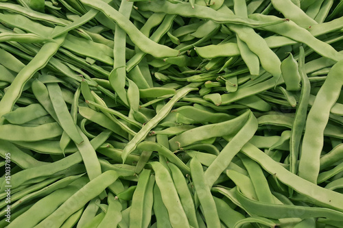 Many green pea selling in the market