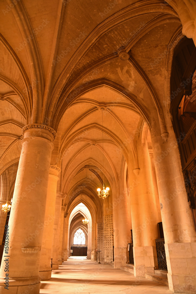 Voûtes gothiques de l'église Saint-Germain-l'Auxerrois à Paris, France