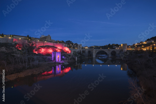 Iluminación LED dinámica Torreón de la cava (Toledo) photo