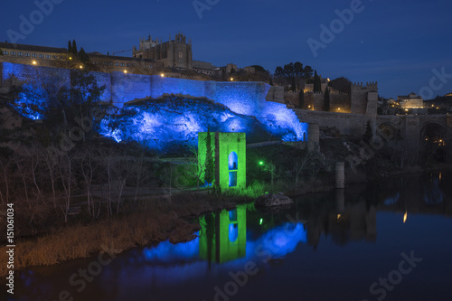 Iluminación LED dinámica Torreón de la cava (Toledo) photo