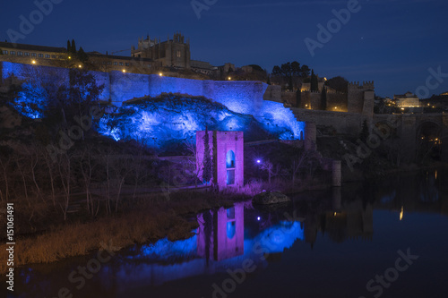 Iluminación LED dinámica Torreón de la cava (Toledo) photo