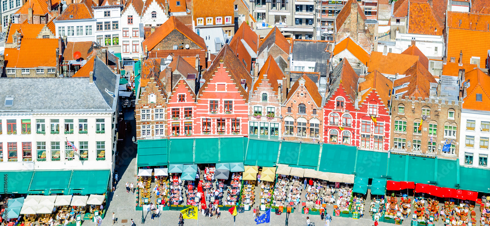 Obraz premium View on historical buildings on Market Square in Belgium