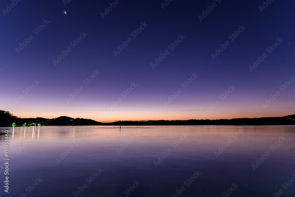 Obraz premium Purple and Blue - Daybreak at the Waterfront