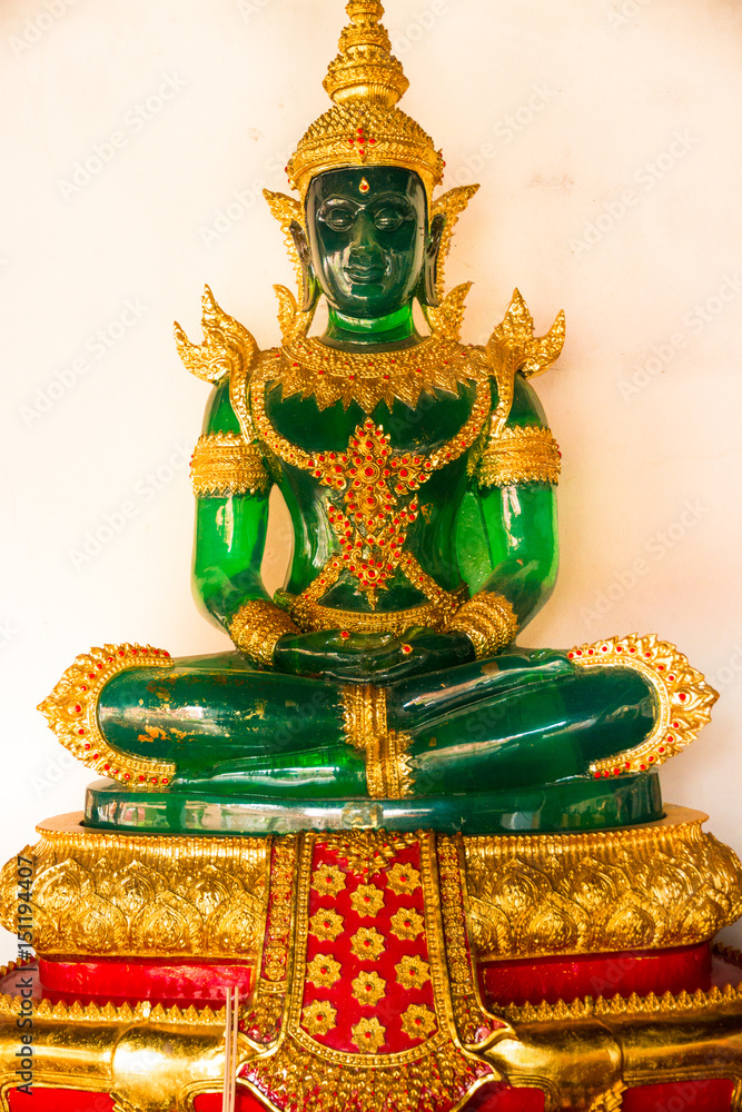 Obraz premium Green and Golden Buddha