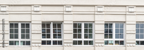 Fenster in einer Fassade
