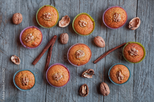 Muffins with walnuts and cinnamon