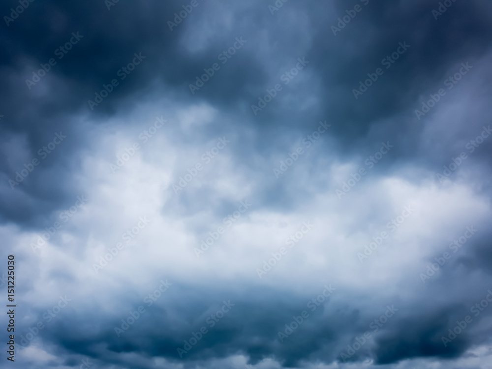 Obraz premium dark cloud on rainy day