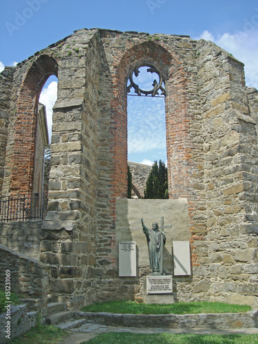 Wallpaper Mural Ruine auf dem Nikolaifriedhof in Bautzen in Sachsen Torontodigital.ca