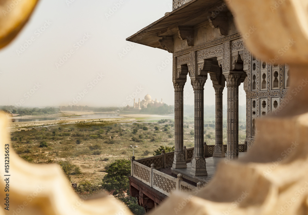 Widok z Czerwonego Fortu na Tadź Mahal, Agra, Indie - obrazy, fototapety, plakaty 