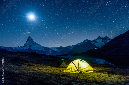 Fototapeta Naklejka Na Ścianę i Meble -  Overnight in the Swiss Alps