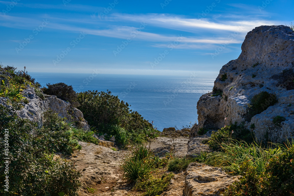 Idyllische Felsenlandschaft an Maltas Dingli Cliffs